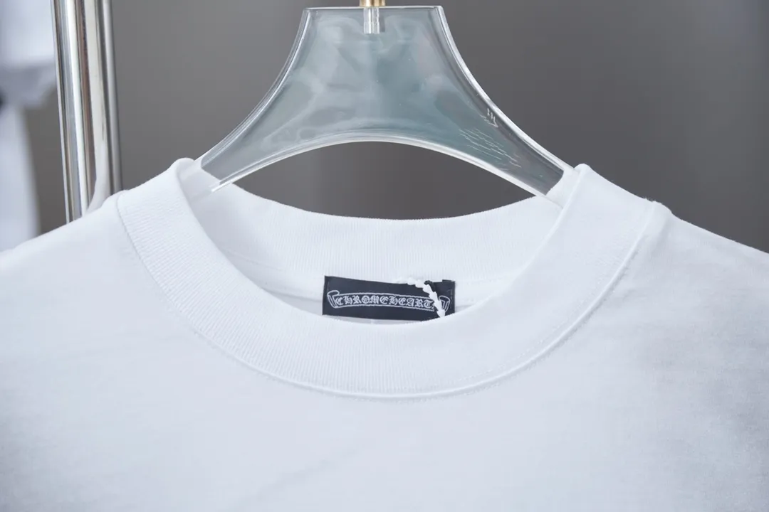 🅿️220 Chrome Hearte CH 25SS early spring new model, hot diamond short sleeves, light luxury, a must-have item for daily commuting for men and women, correct version, welcome to compare, detailed features · 280 grams of 100% pure cotton double yarn jersey fabric · Special thickened 32 pieces of double-strand 1X1 thread in the same vat · Imported Australian matte pearlescent diamonds. Ready-made garments are dyed, and then faded and fried snowflakes are used. Then wash to make it look old. General washing will improve the effect · Double-needle stitching across seams · Original main mark, washed tag, branded moisture-proof paper packaging Color: Black/White/Orange Size: S/M/L/XL